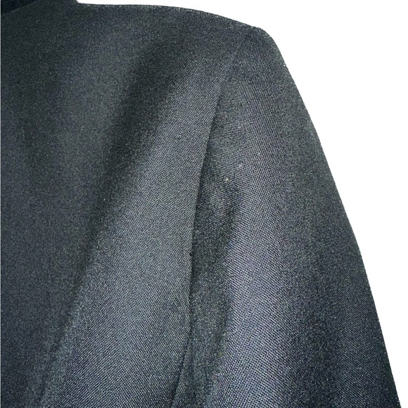 Ann Taylor Two Piece Suit, Blazer and Skirt, 4P - Picture 4 of 4